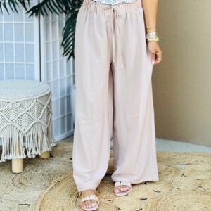 Brand New! Boutique Paper bag Waist Wide Leg Pants-Size Small